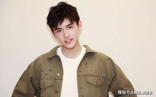 娱乐圈吃瓜博主唠嗑是谁,揭秘“娱乐圈吃瓜博主唠嗑”背后的神秘人物